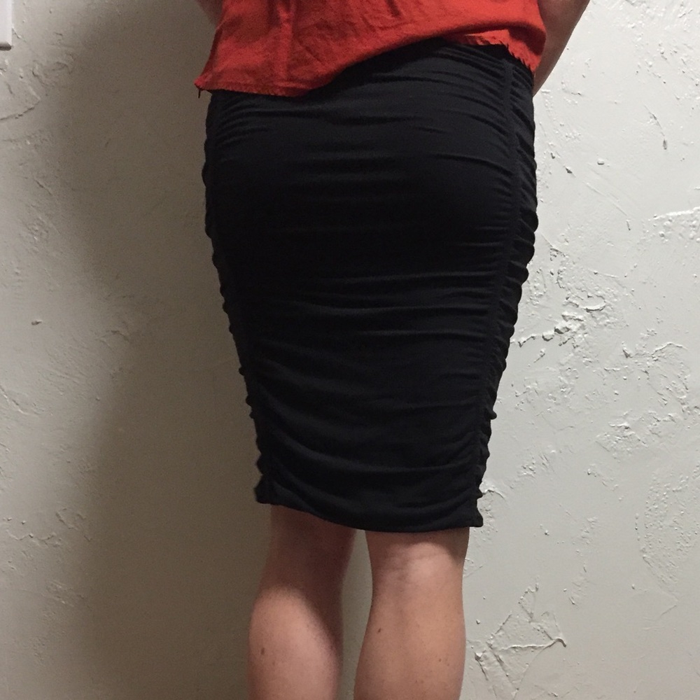 Athleta "Twisted" Midi Skirt size small